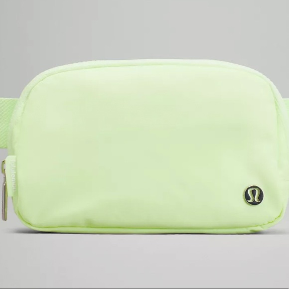 NWT lululemon Everywhere Belt Bag color Faded Zap. - Picture 2 of 3